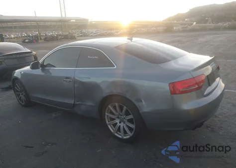 2011 Audi A5 2.0T Premium из США, поврежденный, VIN WAULFAFR2BA069757